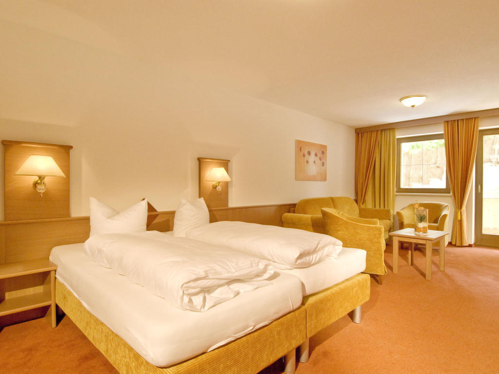 Hotel Garni Alpenjuwel 4*